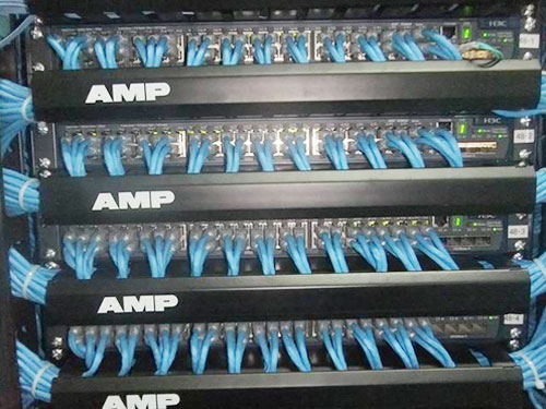 機柜網(wǎng)線整理