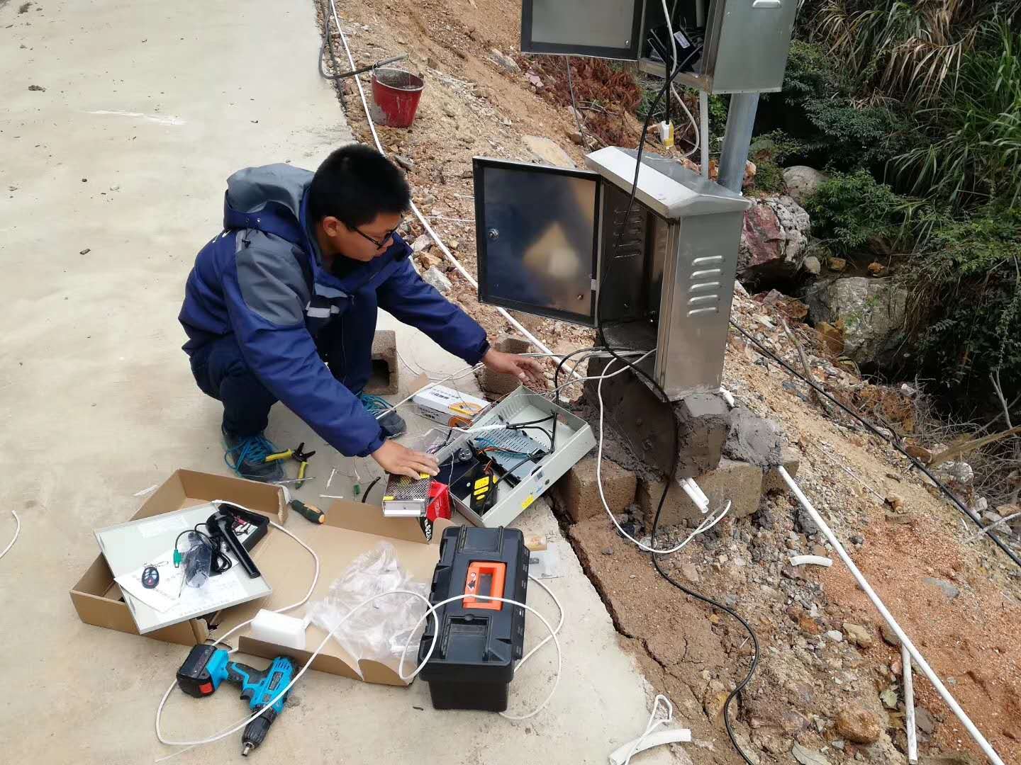 東富黃土壩引線(xiàn)廠(chǎng)